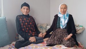 esine-60-yildir-sevgiyle-bakiyor-u137lp7S.jpg