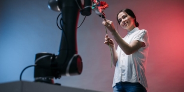 Yapay-Zeka-Bilimdeki-Rolu-Otomasyon-mu-Insanla-Is-Birligi-mi-featured