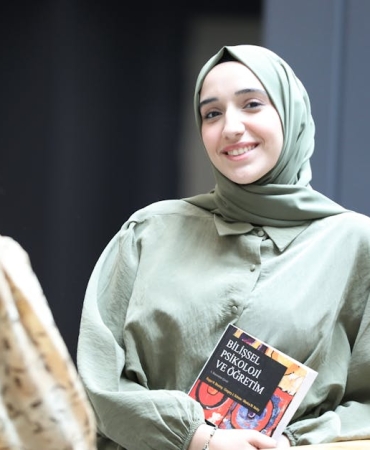 Yapay-Sarsintilarla-Maden-Avi-Ay-ve-Dunya8217da-Yeni-Bir-Donem-featured